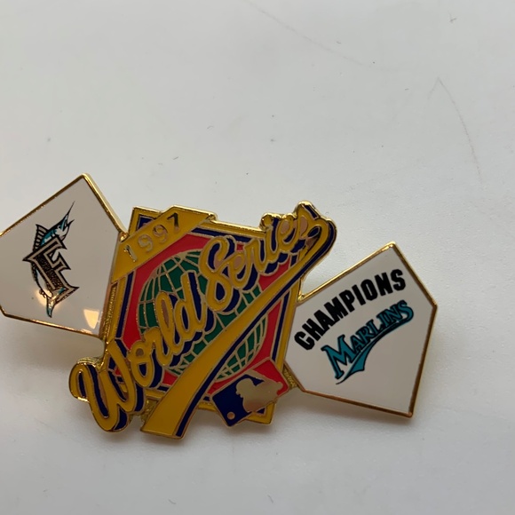 Vintage Florida Marlins 1997 World Series Champions Baseball Lapel Pin - Picture 3 of 11